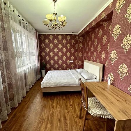 Hostel 4U Bişkek Dış mekan fotoğraf