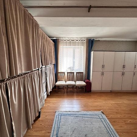 Hostel 4U Bişkek Dış mekan fotoğraf