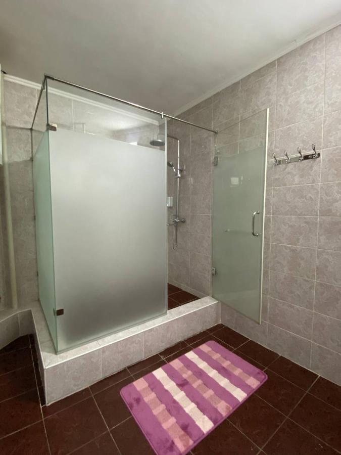 Hostel 4U Bişkek Dış mekan fotoğraf