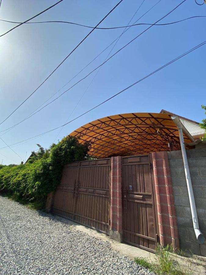 Hostel 4U Bişkek Dış mekan fotoğraf