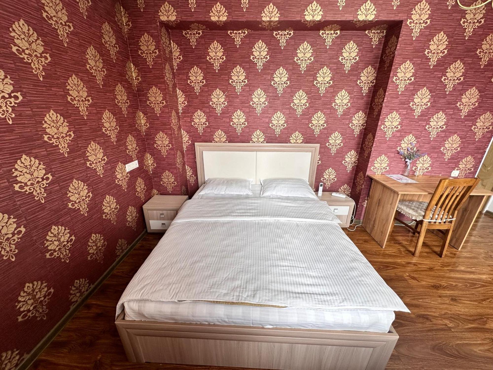 Hostel 4U Bişkek Dış mekan fotoğraf